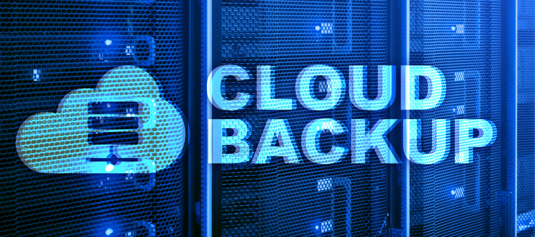 Ilustrasi tulisan Cloud Backup dengan latar teknologi digital berwarna biru